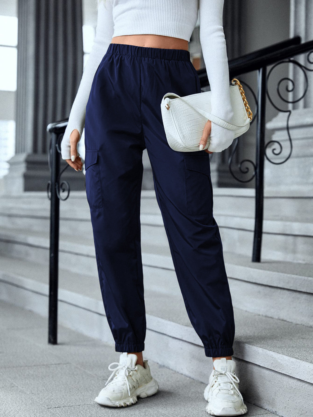 Women's cargo pants with a sporty design featuring an elastic waistband and practical pockets Lune London