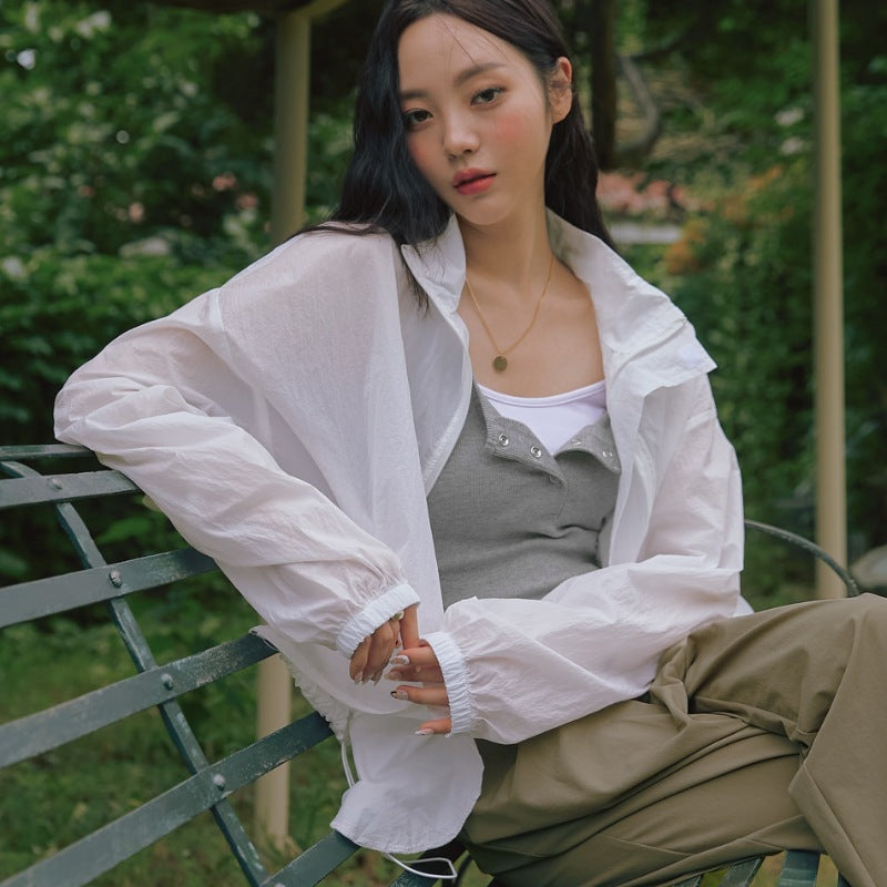 Veste à capuche légère et respirante pour femmes Chic & Stil