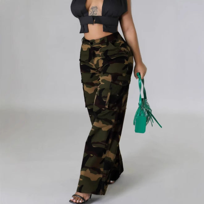 Women's cargo pants with a wide cut and practical pockets Lune London