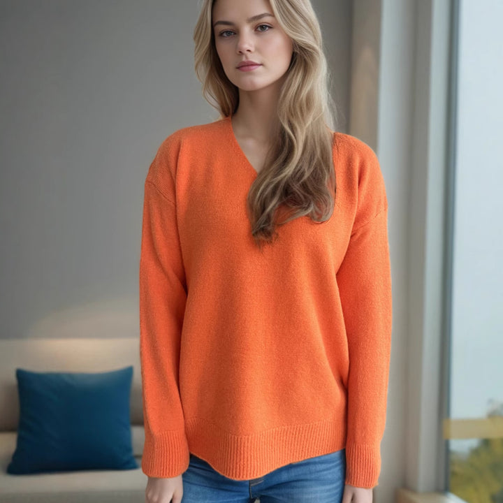 Pull confortable pour femmes à col en V en tissu tricoté doux Chic & Stil