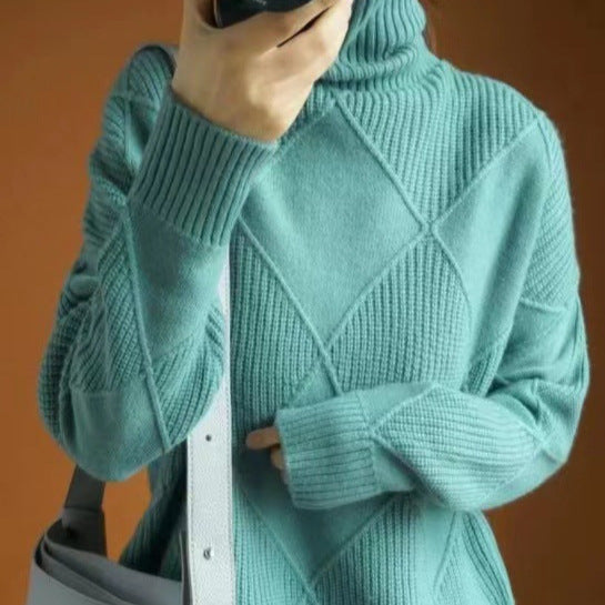 Chunky knit sweater for ladies with an elegant turtleneck and a textured pattern Lune London