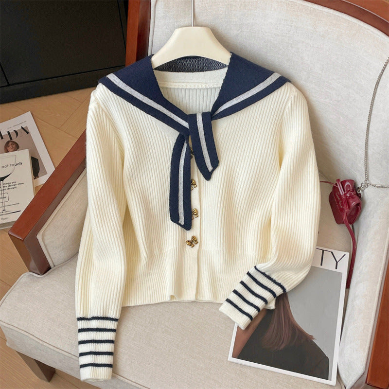 Cardigan pour femmes avec col maritime et détails de boutons Chic & Stil