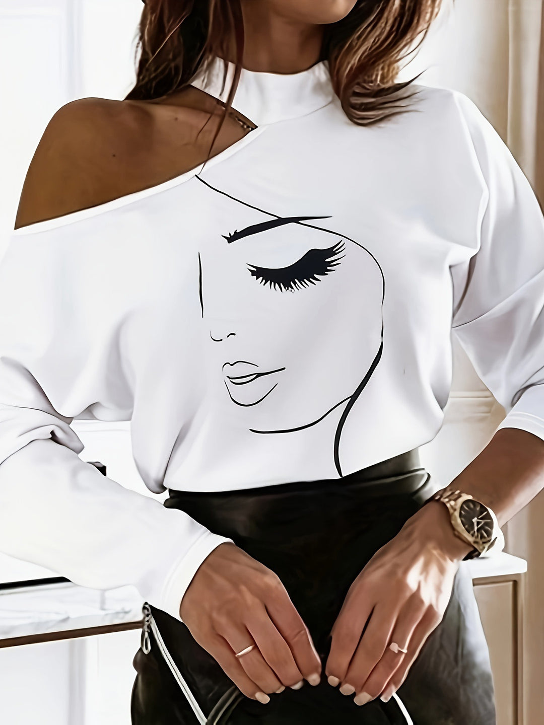 Ladies Oversized Sweatshirt with Off-Shoulders and Chic Elegant Print