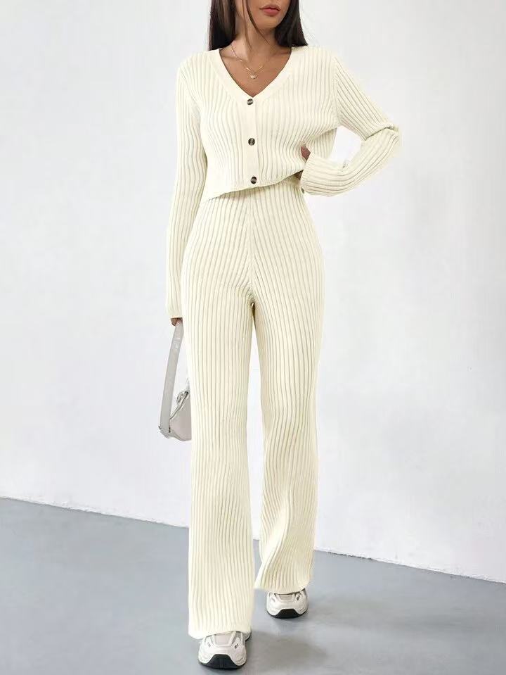 Knitted set for women with V-neck and wide legs Lune London