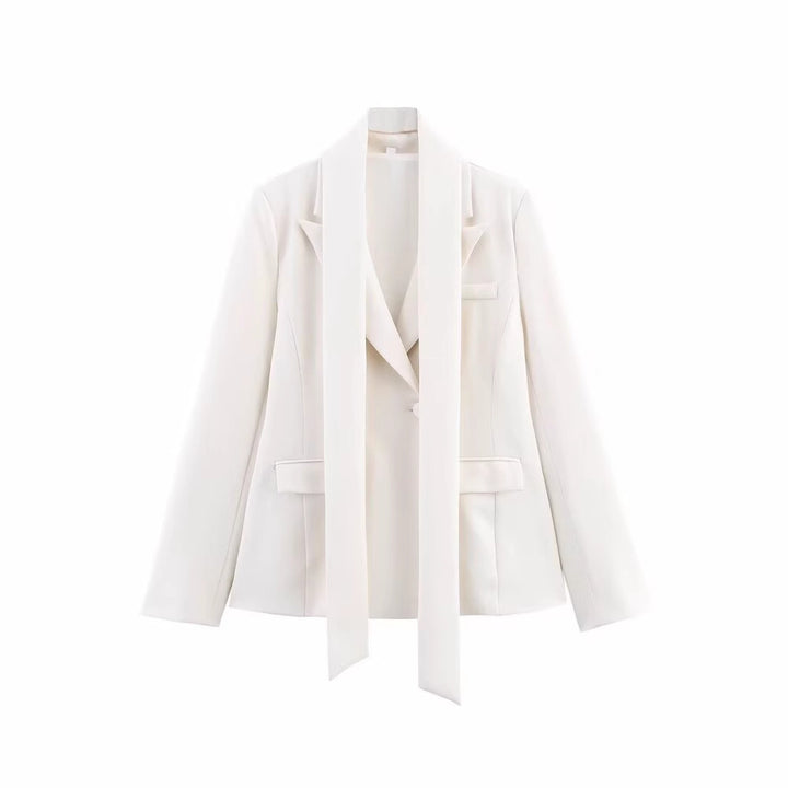 Elegant ladies' jacket with removable collar and decorative belt Lune London