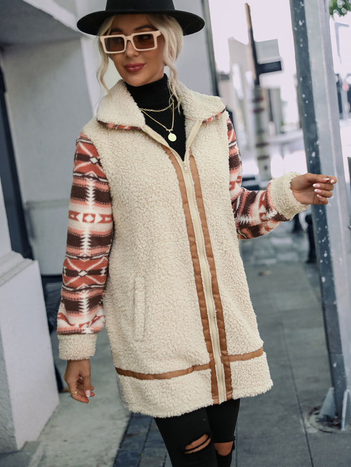 Long fleece-lined jacket for women with trendy pattern and practical integrated pockets Lune London