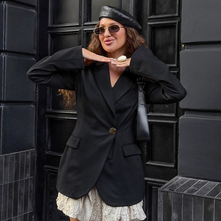 Elegant blazer for women with structured sleeves and high-quality material Lune London