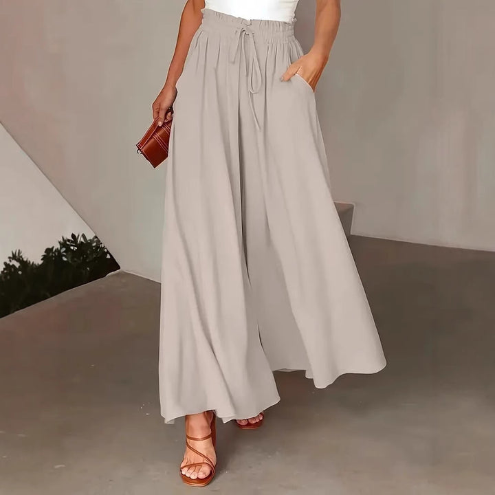 Ladies' culotte pants with elastic waist and embroidered polka dot pattern Lune London