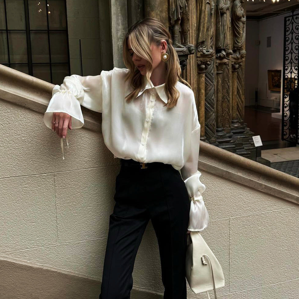 Elegant satin blouse for women, with voluminous sleeves and tying details Lune London