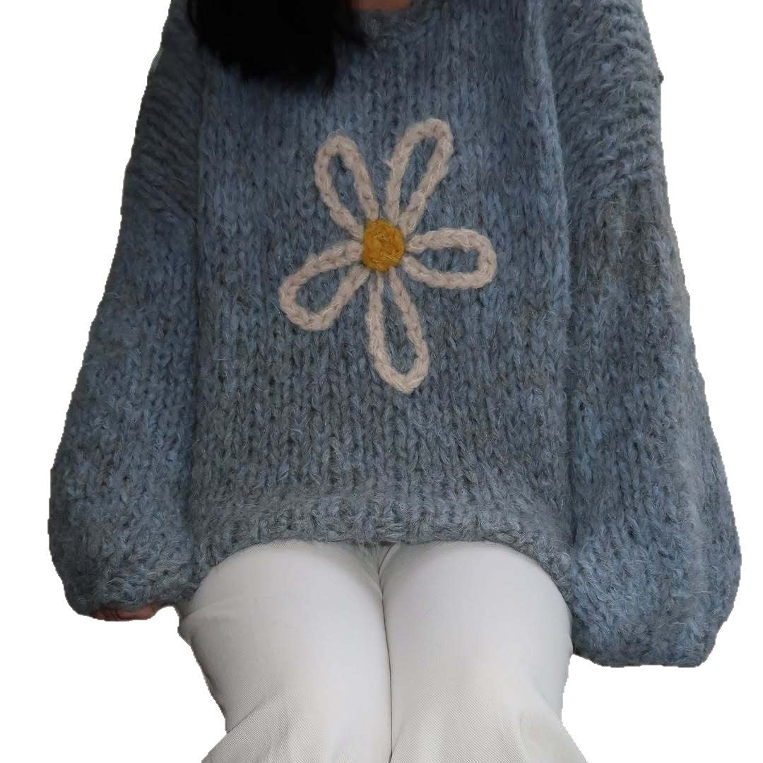 Casual knit sweater for women with floral pattern and oversized fit Lune London