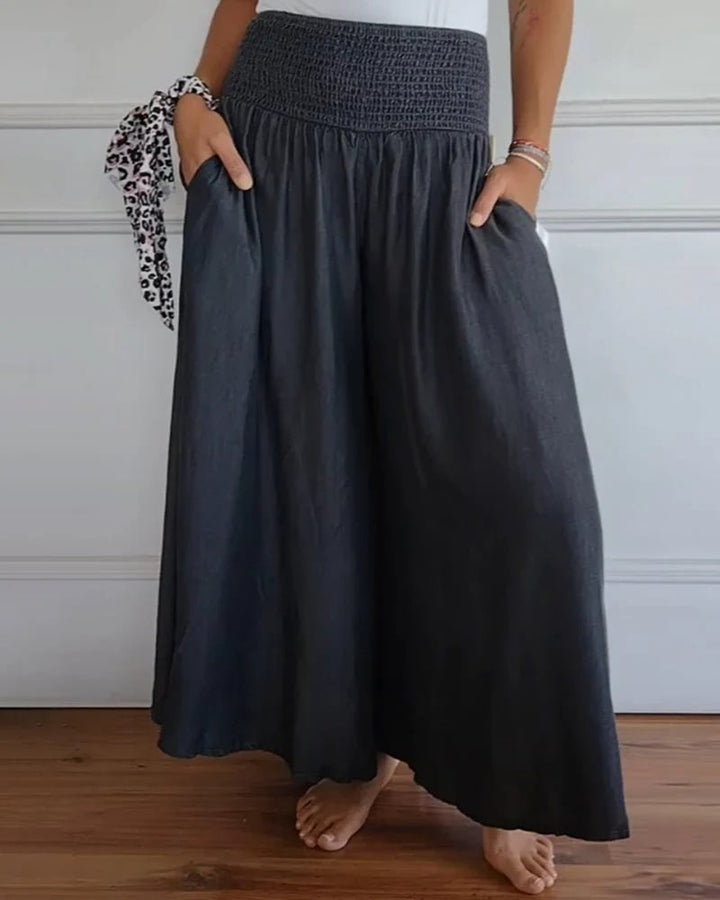 Wide cotton pants for women with elastic waistband and practical pockets Lune London