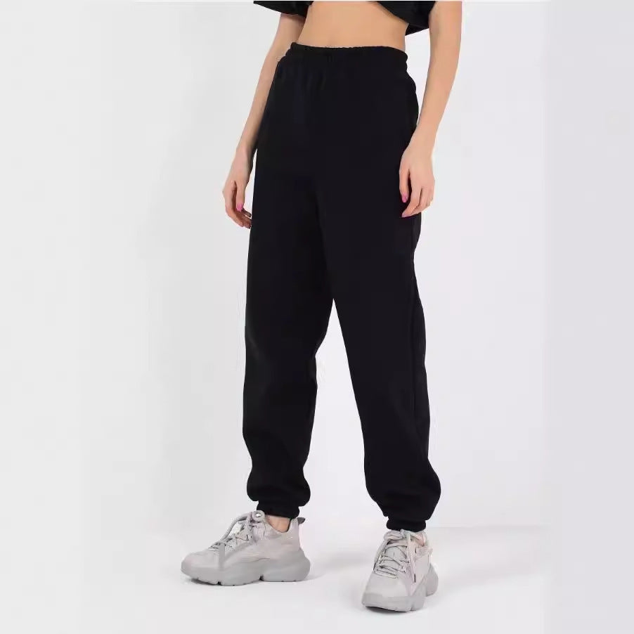 Casual women's jogging pants with elastic waist and edges Lune London