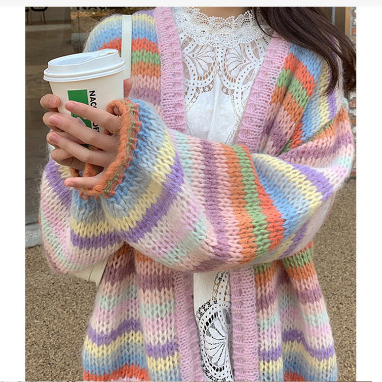 Cardigan en tricot décontracté pour femmes avec un motif de rayures colorées et des manches larges Chic & Stil