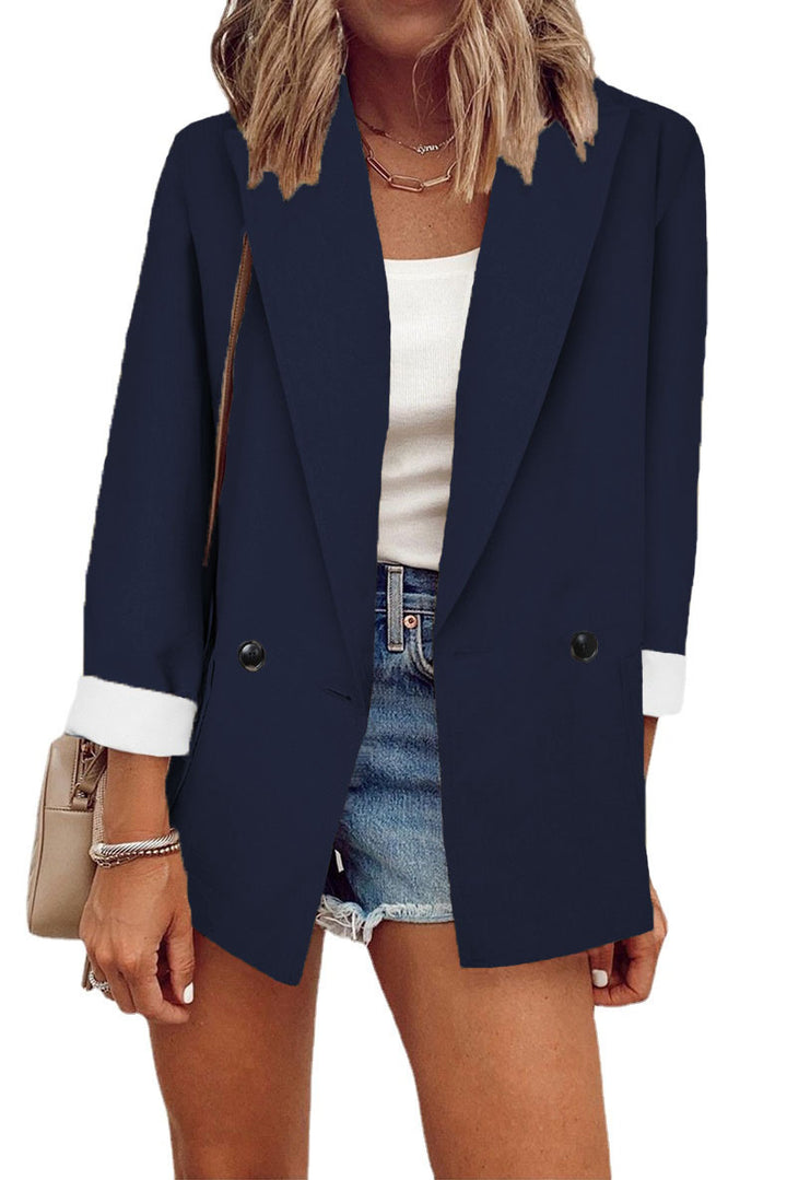 Trendy oversized jacket for women with a sleek design and elegant button details Lune London