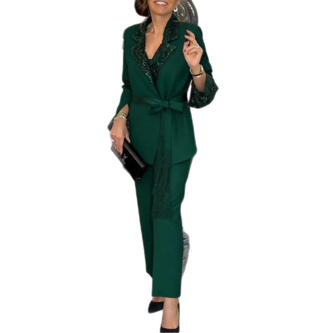 Costume Élégant pour Femmes avec Rebords Scintillants Chic & Stil