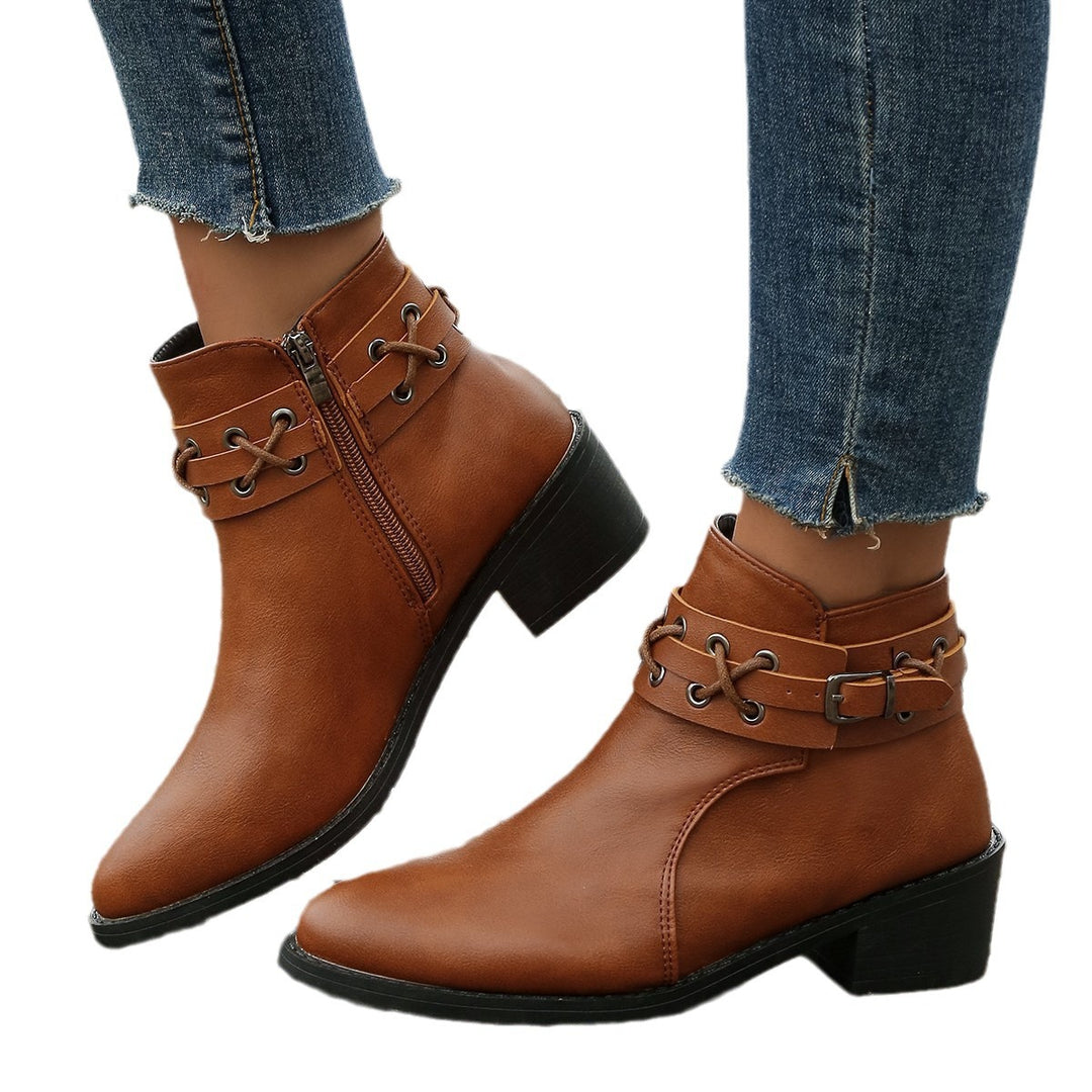 Women’s boots with trendy lace detail Lune London