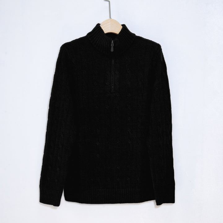 Elegant knitted sweater for men with half-zip closure and cable pattern Lune London