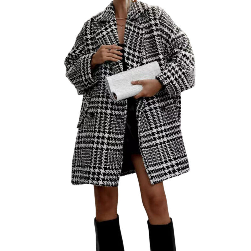 Manteau à carreaux pour femmes avec une coupe élégante et des poches pratiques Chic & Stil
