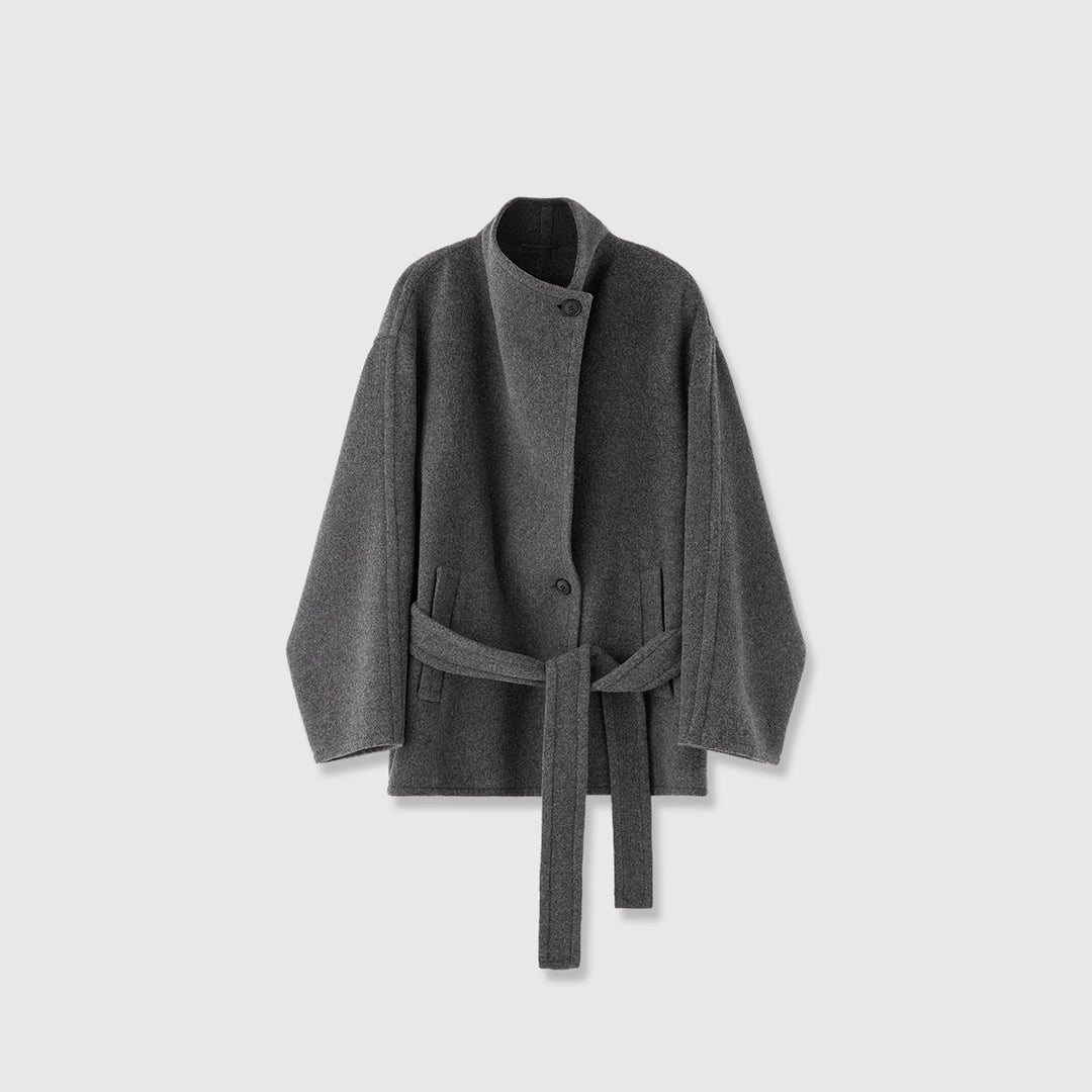 Manteau élégant pour femmes en taille surdimensionnée avec ceinture à nouer Chic & Stil
