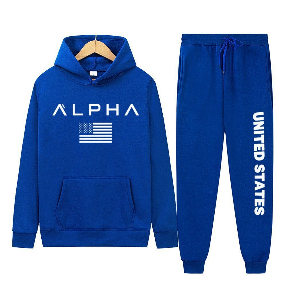 Women's hoodie and jogging pants set with creative front print and sporty cut Chic & Stil