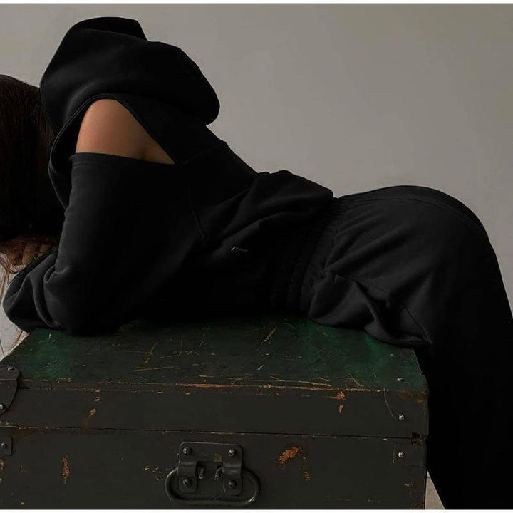 Trendy hoodie for women with casual jogger pants Lune London