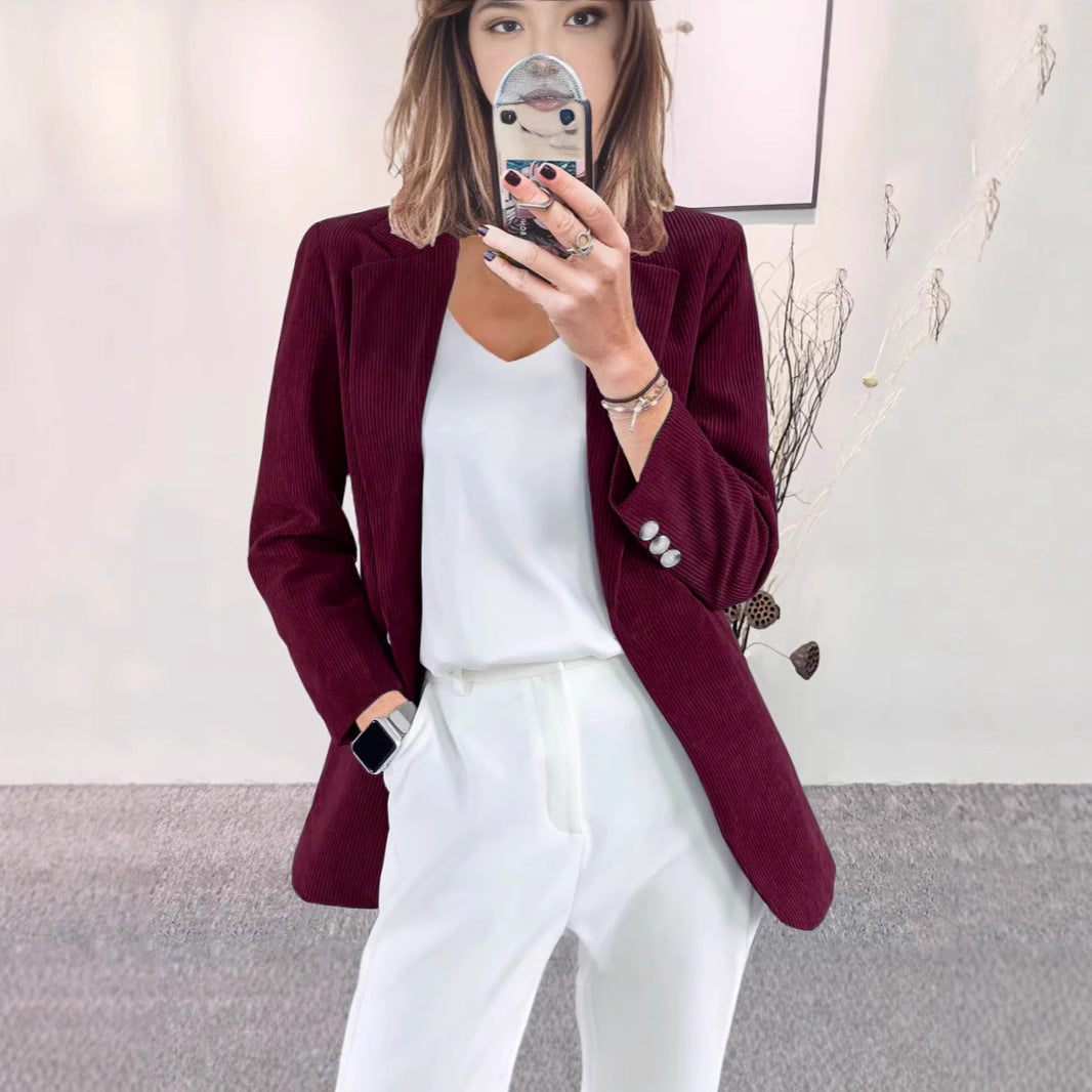 High-quality corduroy jacket for women with a fitted cut and chic and stylish details