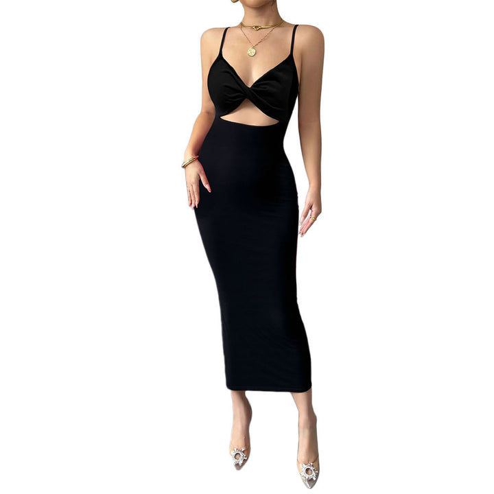 Robe midi ajustée pour femmes avec décolleté élégant et fines bretelles spaghetti Chic & Stil