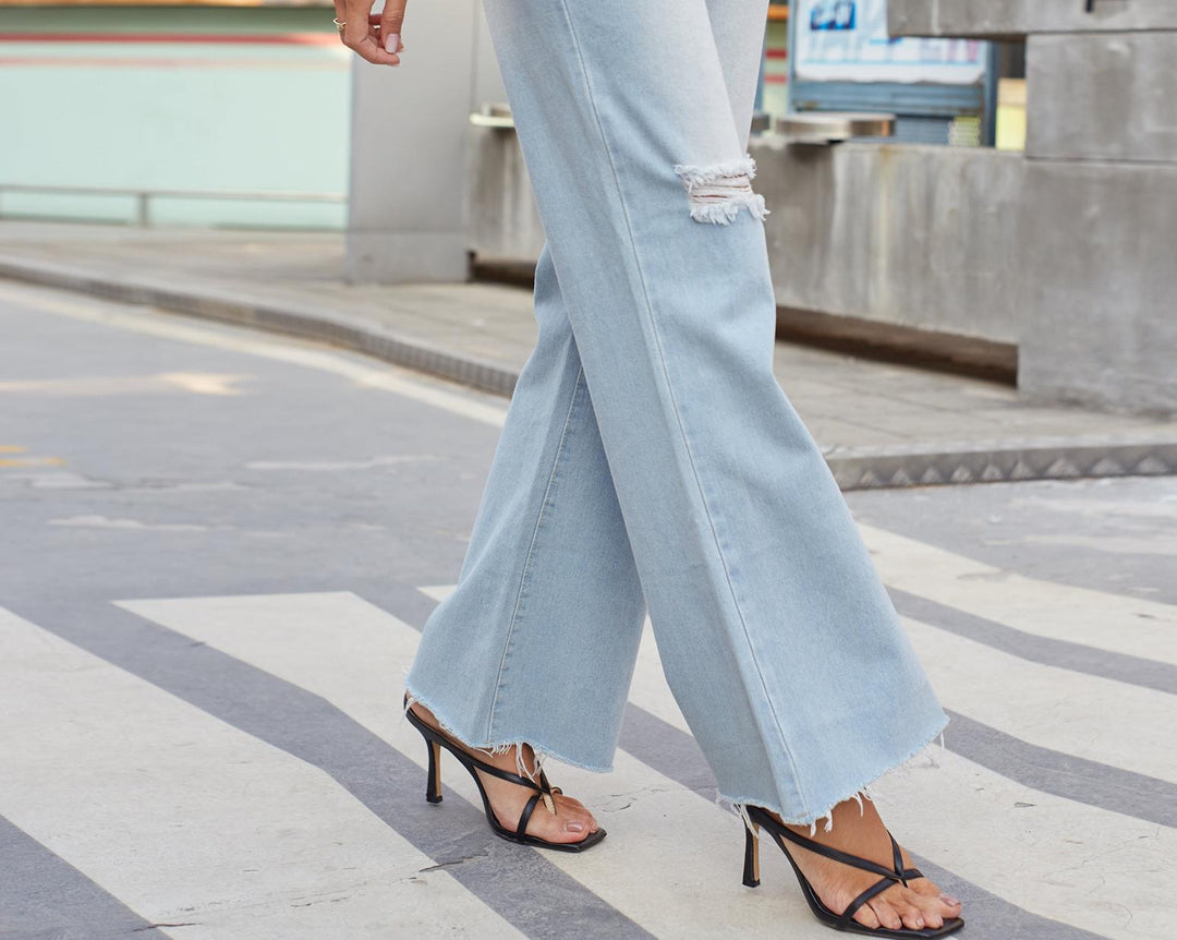 Wide leg women's jeans with destroyed details Lune London
