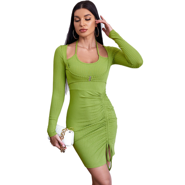 Robe mini femme avec des détails de volants sophistiqués et une découpe à la mode Chic & Stil