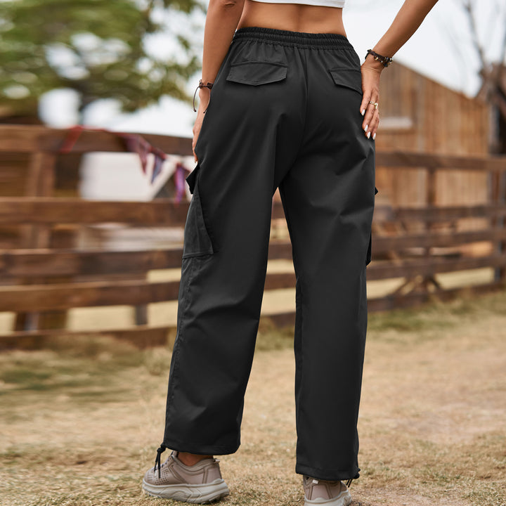 Women's cargo pants with practical pockets and elastic waistband Lune London
