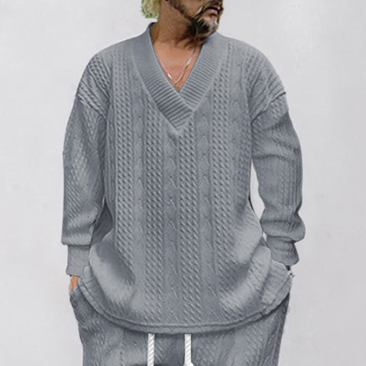 Chunky knit pullover for men with V-neck and relaxed fit Lune London
