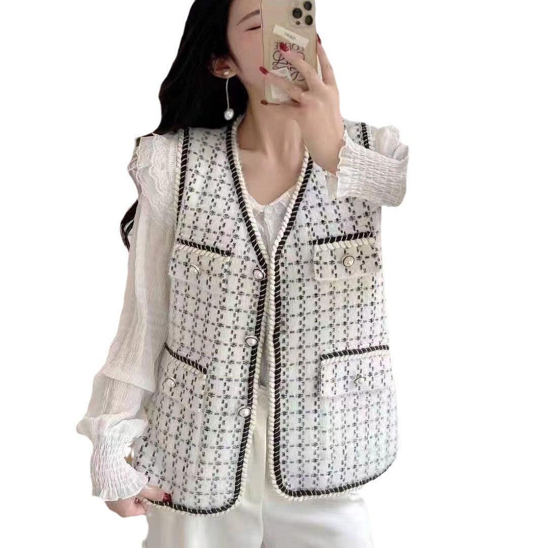Trendy knit cardigan for women with pockets and contrasting details Lune London