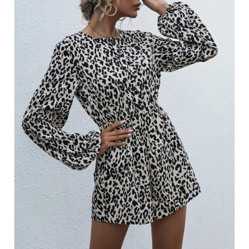 Robe à manches courtes pour femmes avec des manches bouffantes élégantes et un imprimé animal Chic & Stil
