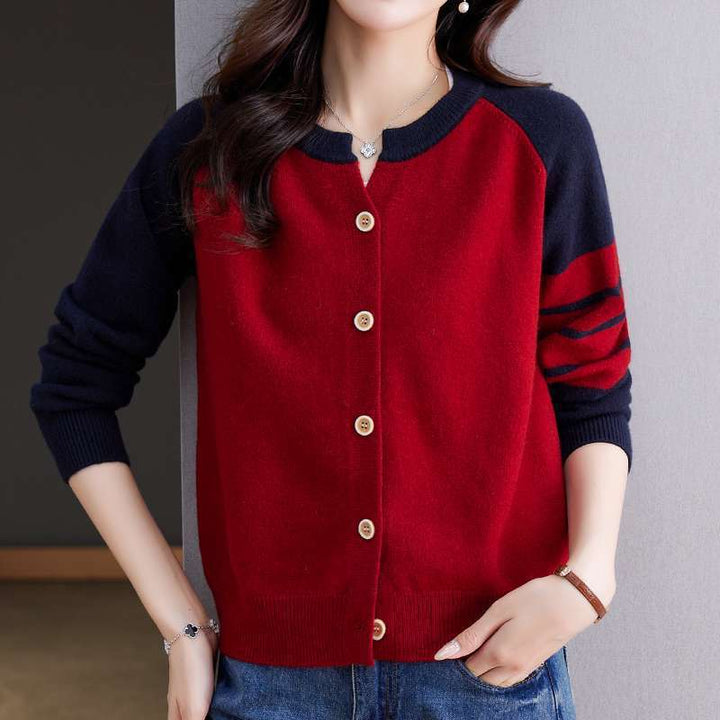 Cardigan pour femmes avec contrastes de couleurs et détails de boutons Chic & Stil