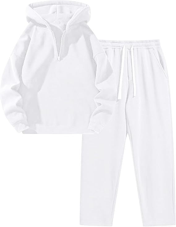 Women's sporty hoodie set with practical zip jacket and comfortable jogging pants Chic & Stil