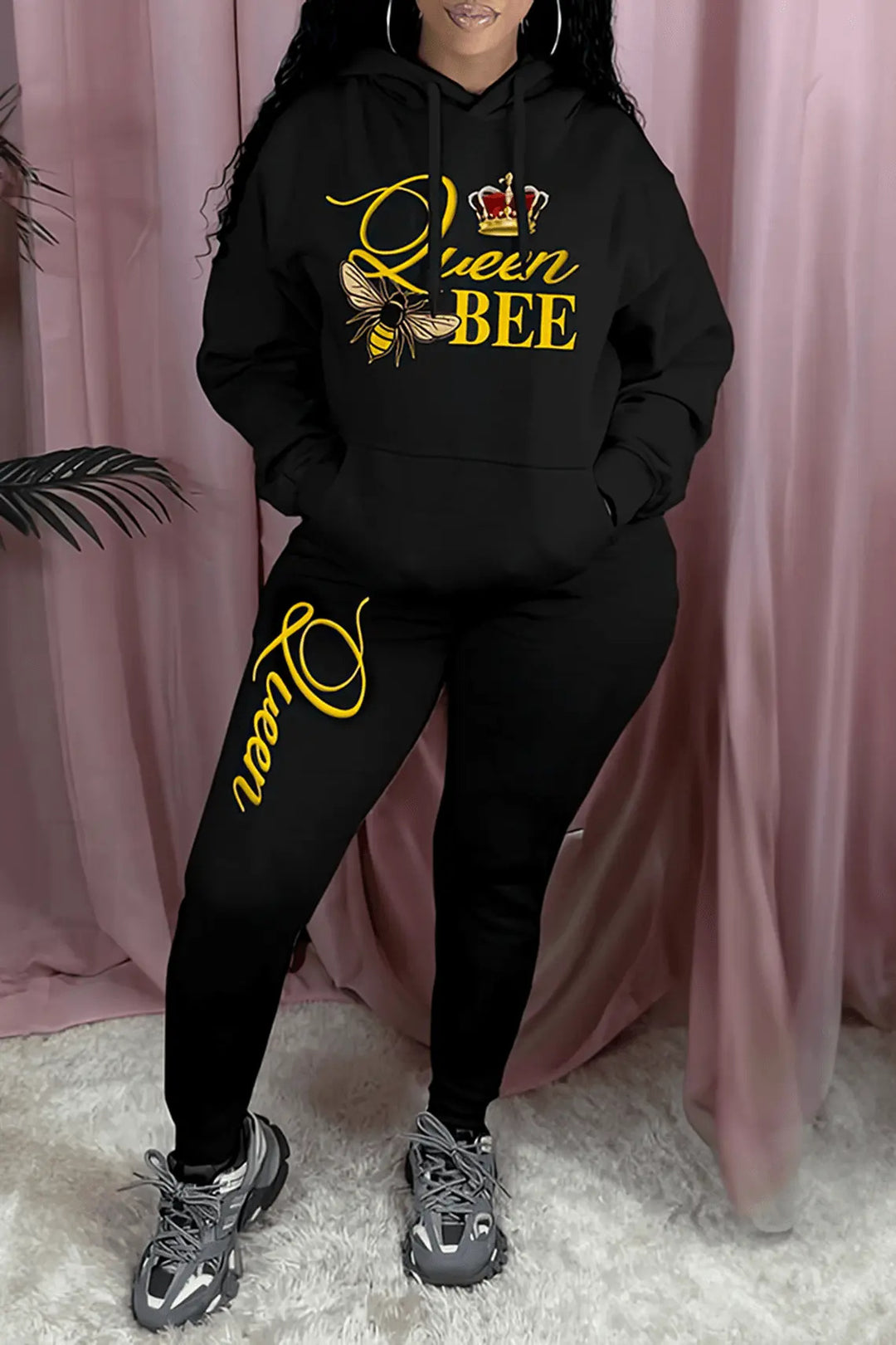 Ladies Hoodie and Jogging Pants Set with Creative Design "Queen Bee" Lune London