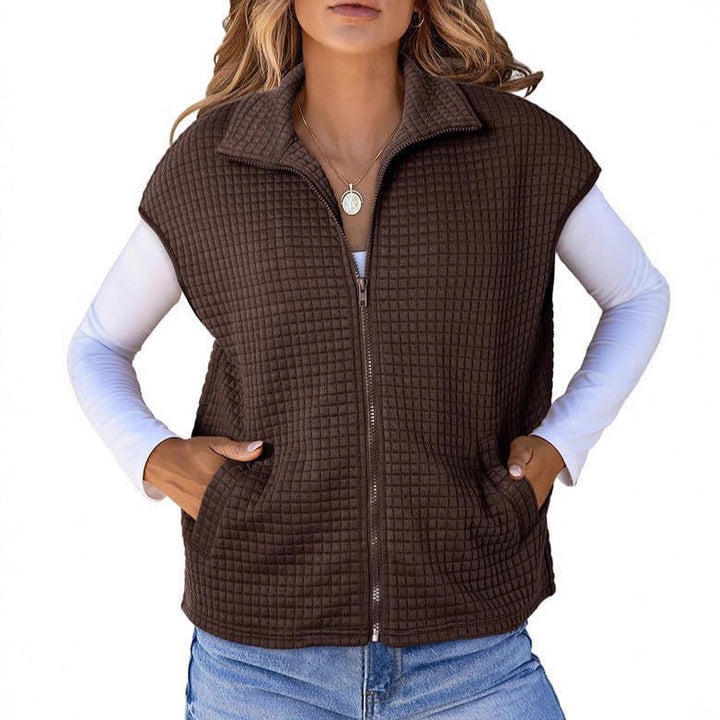 Quilted vest for women with practical zipper and side pockets Lune London