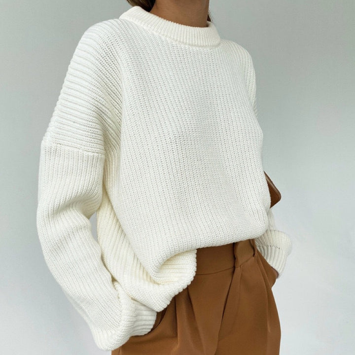 Casual knit sweater for women with structured fabric Lune London