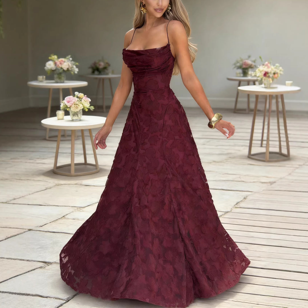 High-quality maxi dress for women with a sparkling floral pattern and elegant spaghetti straps Chic & Stil