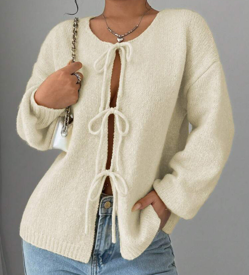 Oversized knit sweater for women with decorative lace detail Chic und Stil