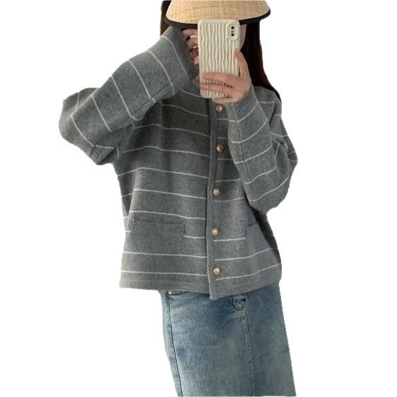 Ladies comfortable cardigan with fine stripes and practical pockets Lune London