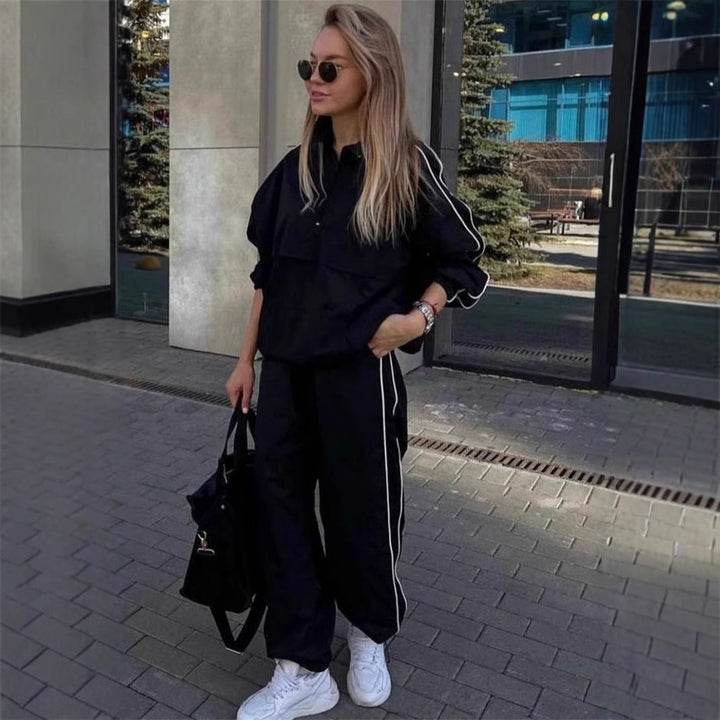 Ladies Windbreaker Sports Jacket with Zipper and Casual Fit Lune London