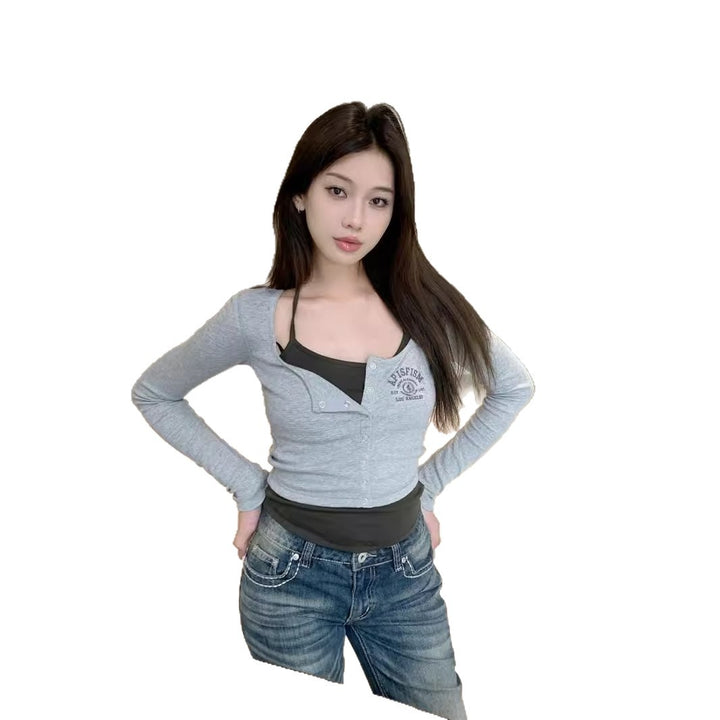 Ladies long sleeve top with amazing button design and integrated undershirt function Chic & Stil