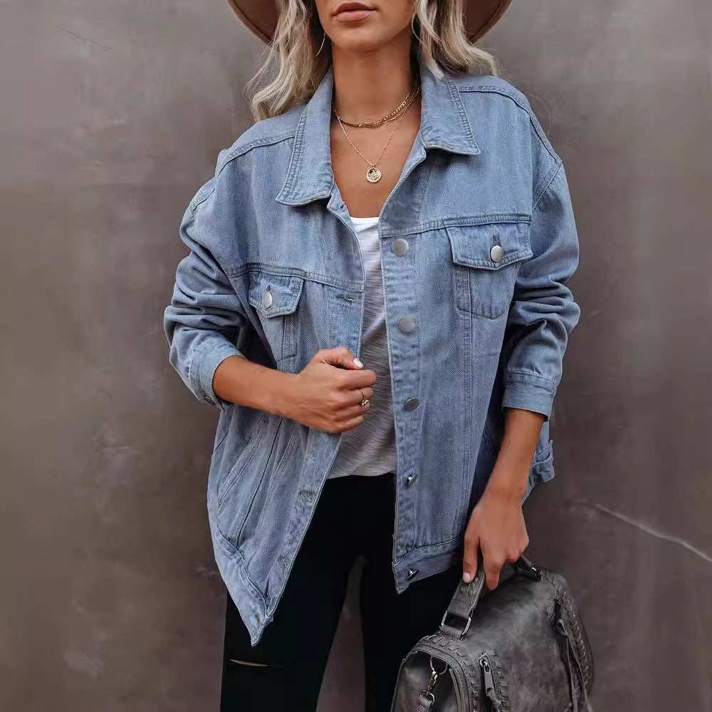 Veste en jean décontractée pour femmes au design oversize avec poches poitrine Chic & Stil
