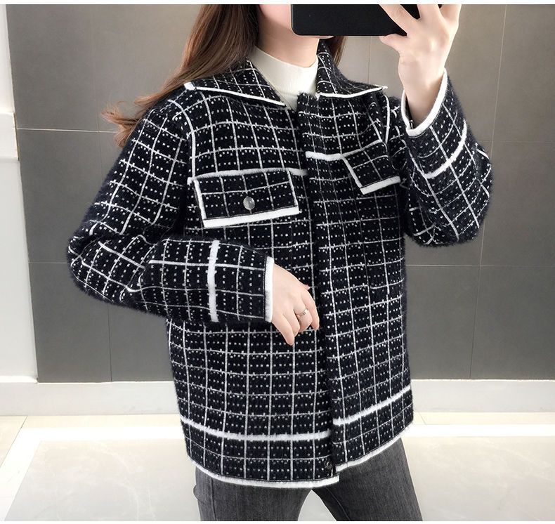Veste à carreaux élégante pour femmes avec design texturé et poches pratiques Chic & Stil