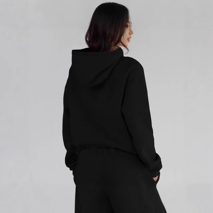 Women's hoodie with creative lettering and comfortable fit Chic & Stil