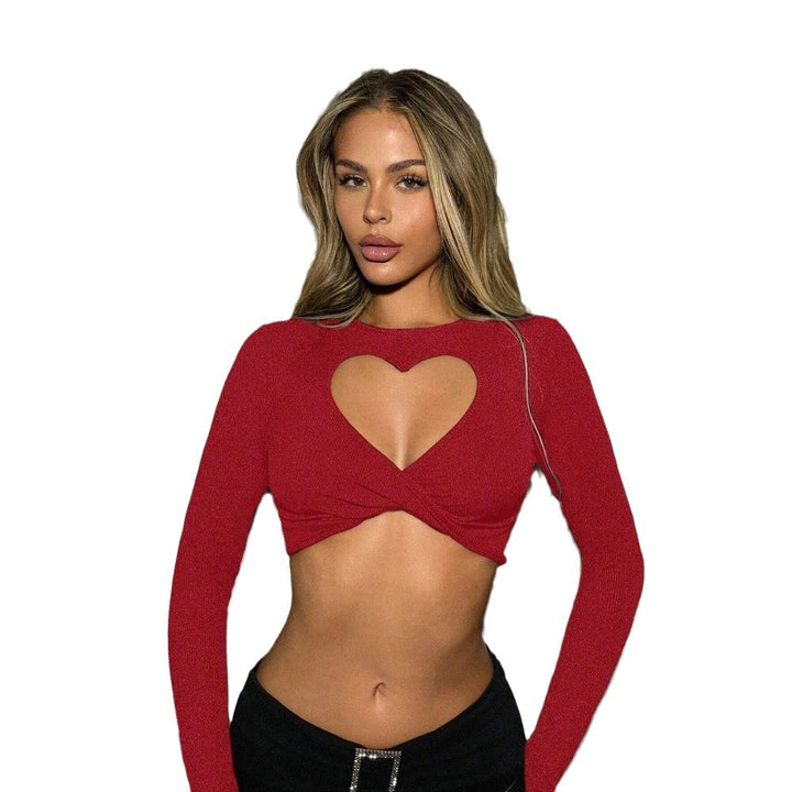 Short top for women with heart cutout and long sleeve design Chic & Stil