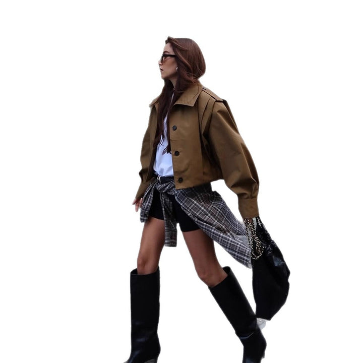 Lune London short trench coat for ladies with elegant button details