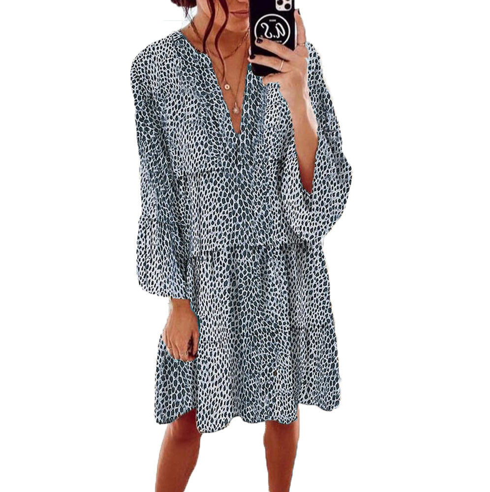 Robe maxi femme avec un élégant col en V et des manches volumineuses Chic & Stil