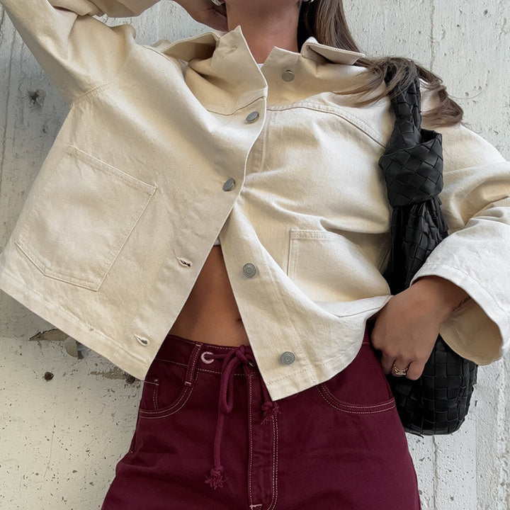 Fashionable oversized women's coat made of high-quality material with practical pockets Lune London